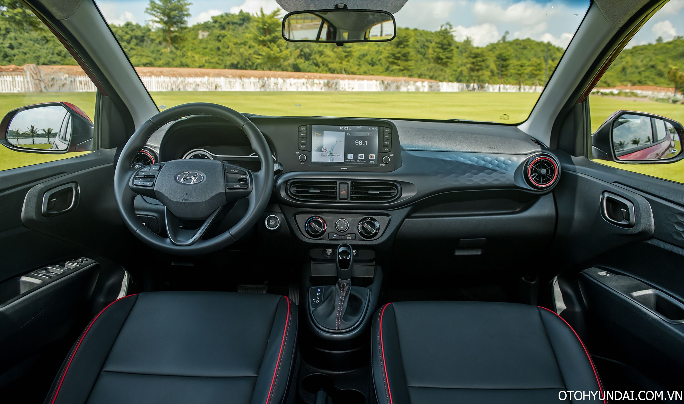 Hyundai Grand i10 Hatchback 1.2 AT Đặc Biệt | Bảng táp-lô trung tâm giúp xe hiện đại hơn