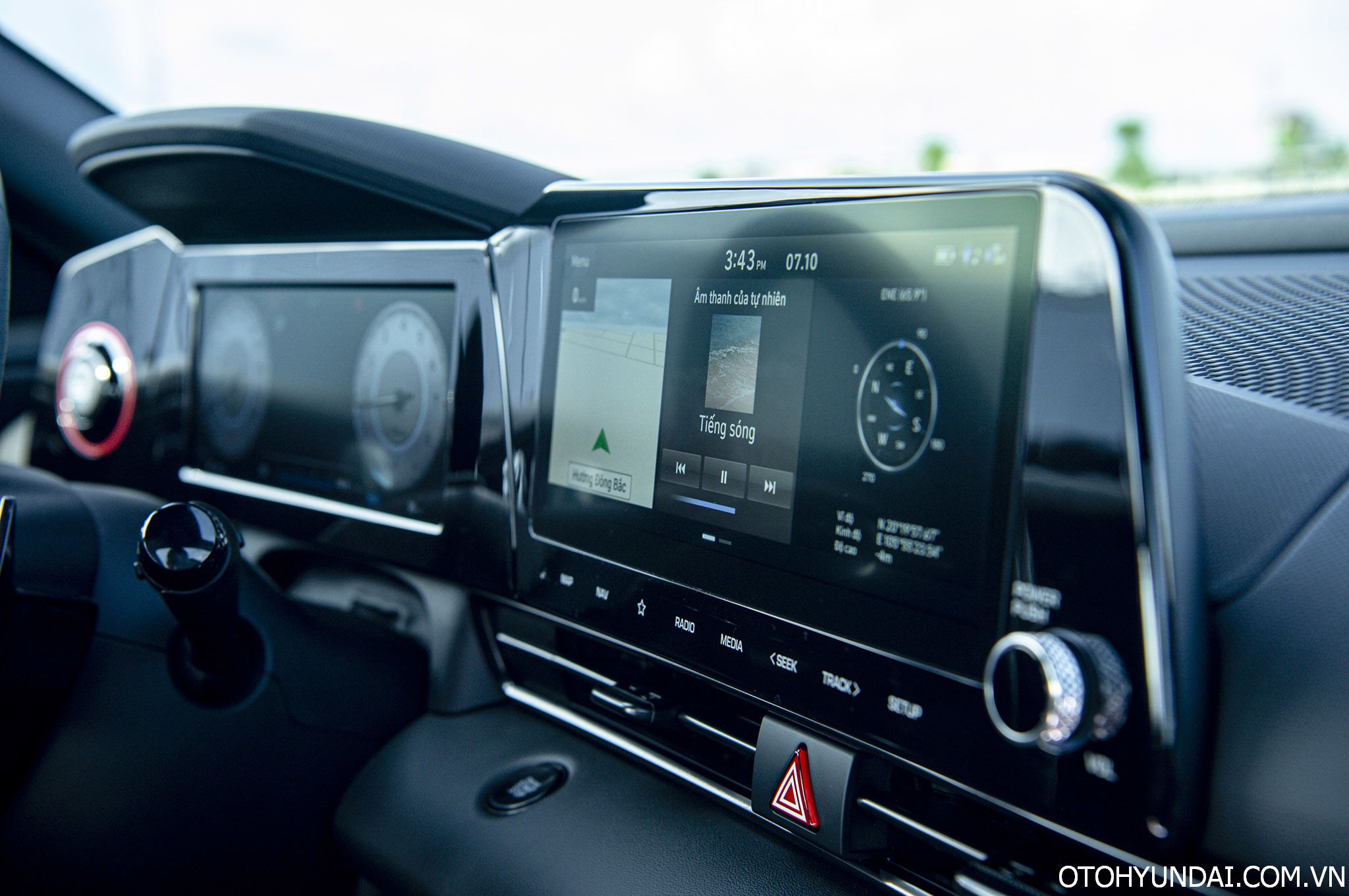 hyundai elantra | Bộ đôi màn hình hiện thị thông tin lái và màn hình giải trí cảm ứng kích thước 10,25 inch