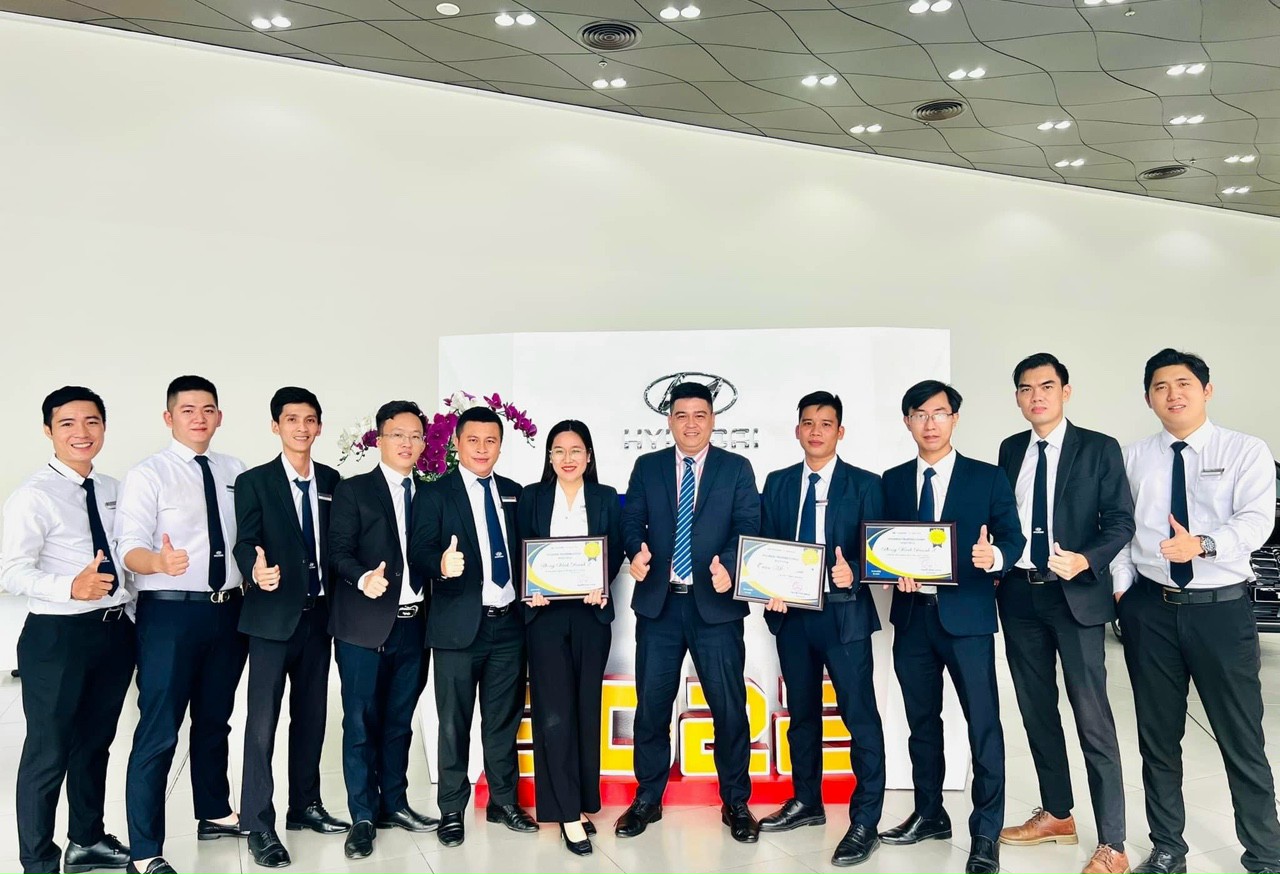 Hyundai Trường Chinh | Đội Ngũ Tư Vấn Bán Hàng Chuyên Nghiệp Tại Đại Lý Hyundai Trường Chinh Quận Tân Bình