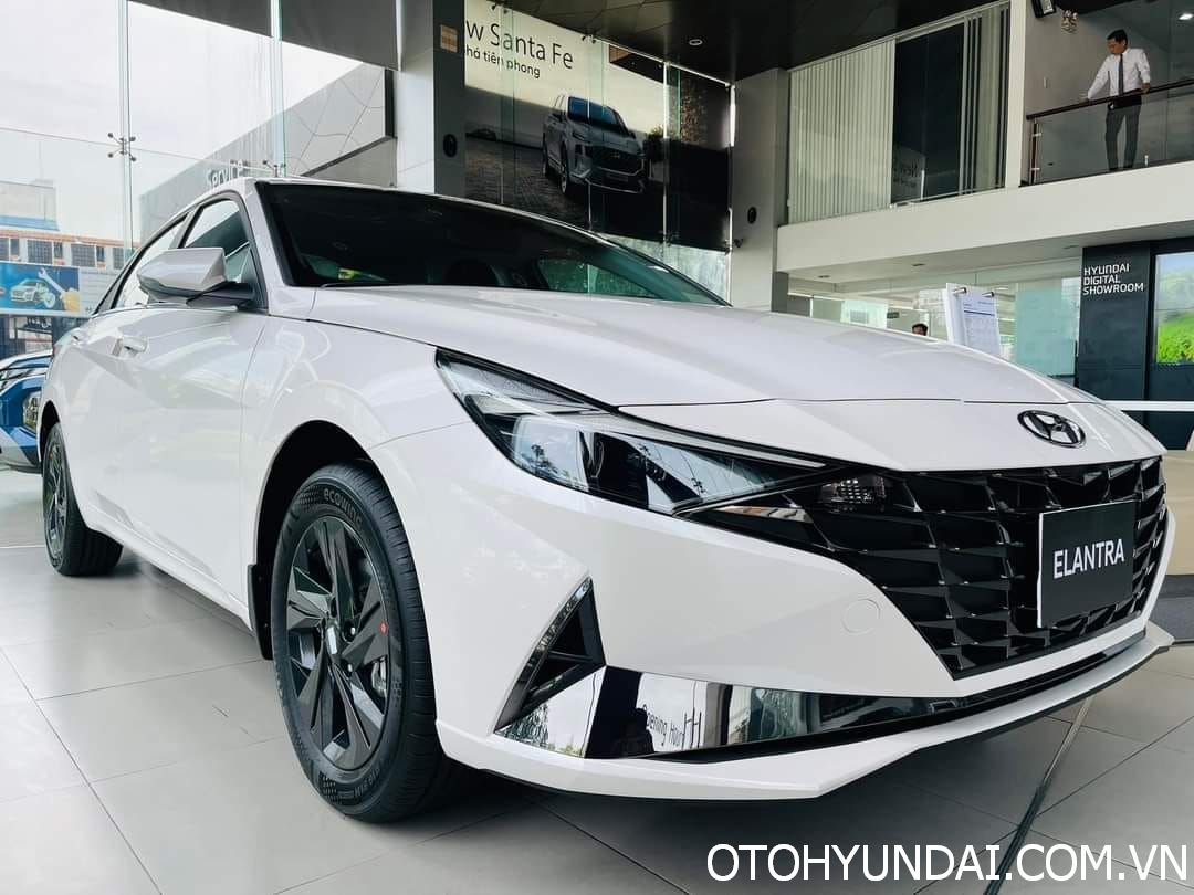Đánh giá xe Hyundai Elantra 1.6 AT Đặc biệt 2023: Phiên bản đáng lựa chọn nhất trong tầm giá