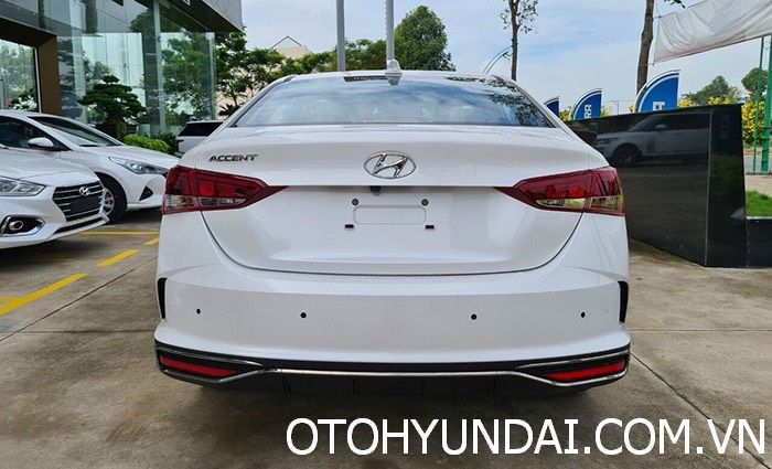 Đuôi xe Hyundai Accent 1.4MT 2023 số sàn bản đủ