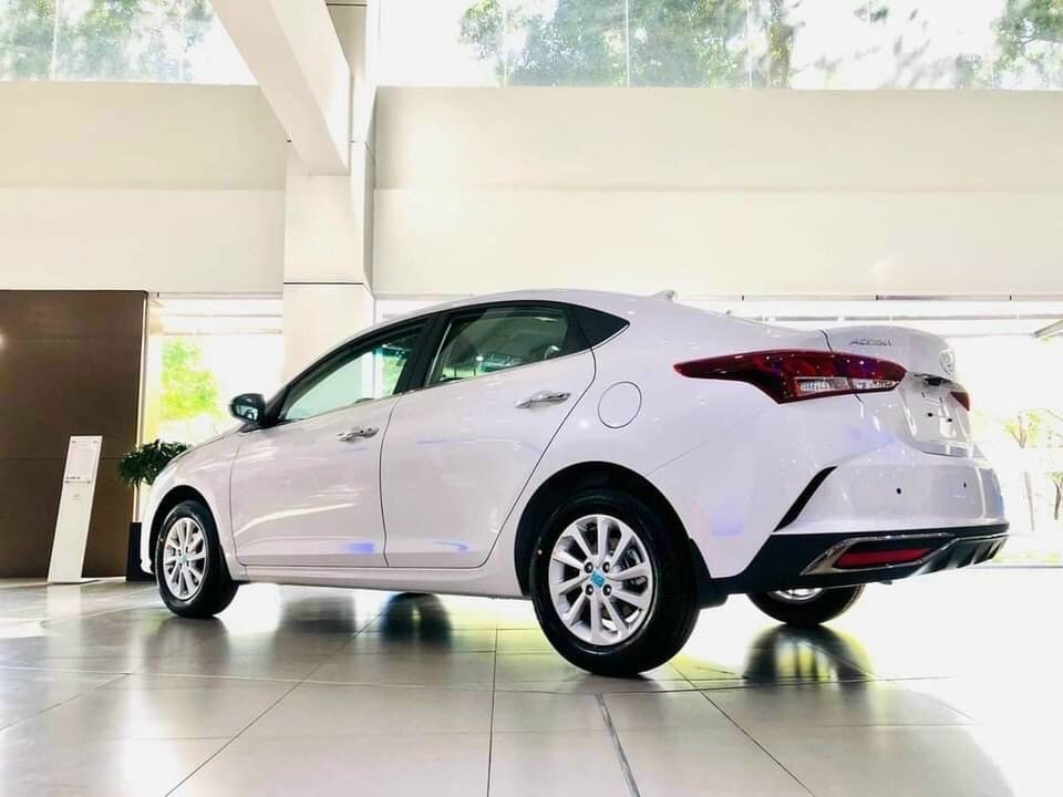 xe trưng bày tại đại lý