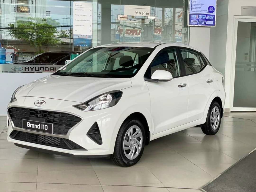khu trưng bày xe tại hyundai hà tĩnh