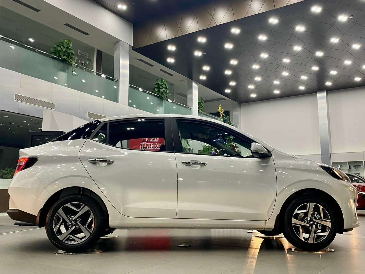 khu vực trưng bày xe hyundai tỉnh vĩnh long