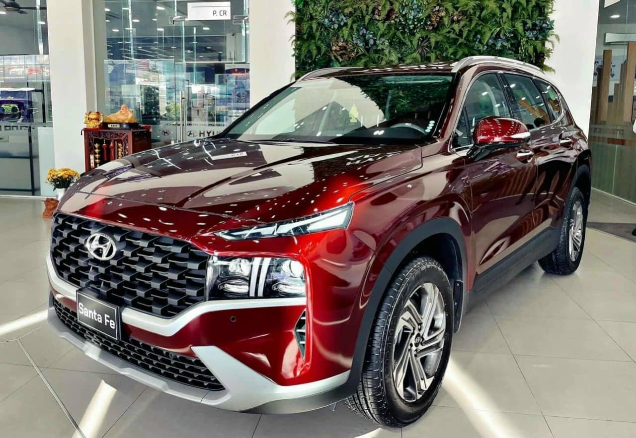 xe trưng bày hyundai quận 10