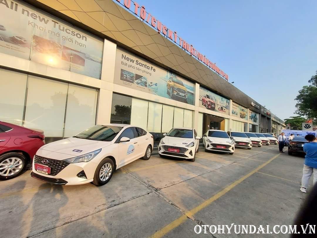Hyundai Trường Chinh hân hạnh bàn giao lô xe Grand i10 đợt 1 đến trung tâm đào tạo lái xe