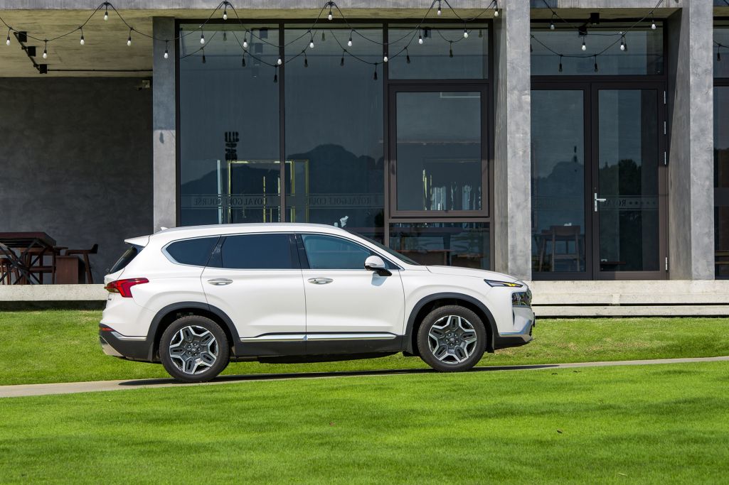Hyundai SantaFe Hybrid chính thức ra mắt tại Việt Nam: Giá bán từ 1,450 tỷ đồng Hyundai SantaFe Hybrid - 7