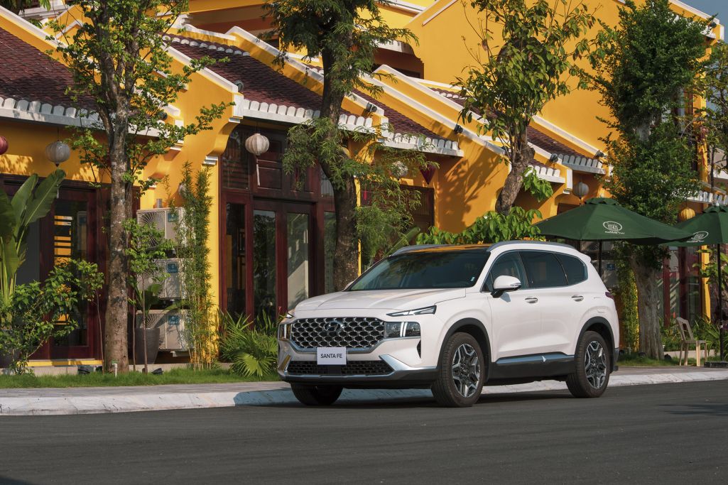 Hyundai SantaFe Hybrid chính thức ra mắt tại Việt Nam: Giá bán từ 1,450 tỷ đồng Hyundai SantaFe Hybrid - 2