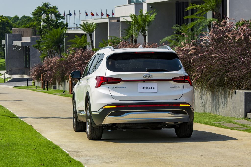 Hyundai SantaFe Hybrid chính thức ra mắt tại Việt Nam: Giá bán từ 1,450 tỷ đồng Hyundai SantaFe Hybrid - 13