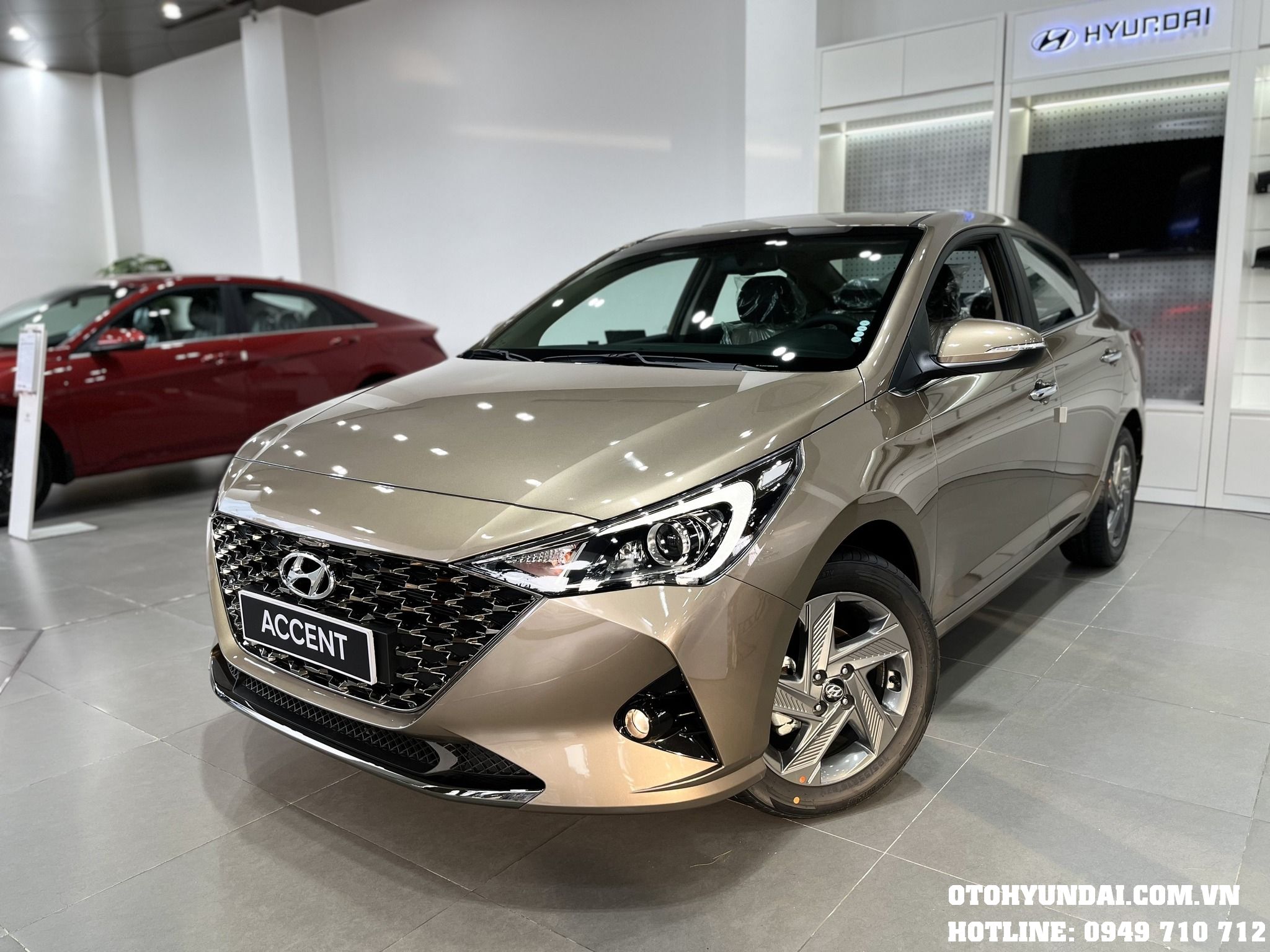 So sánh về ngoại thất giữa hai phiên bản Hyundai Accent AT và Accent Đặc biệt