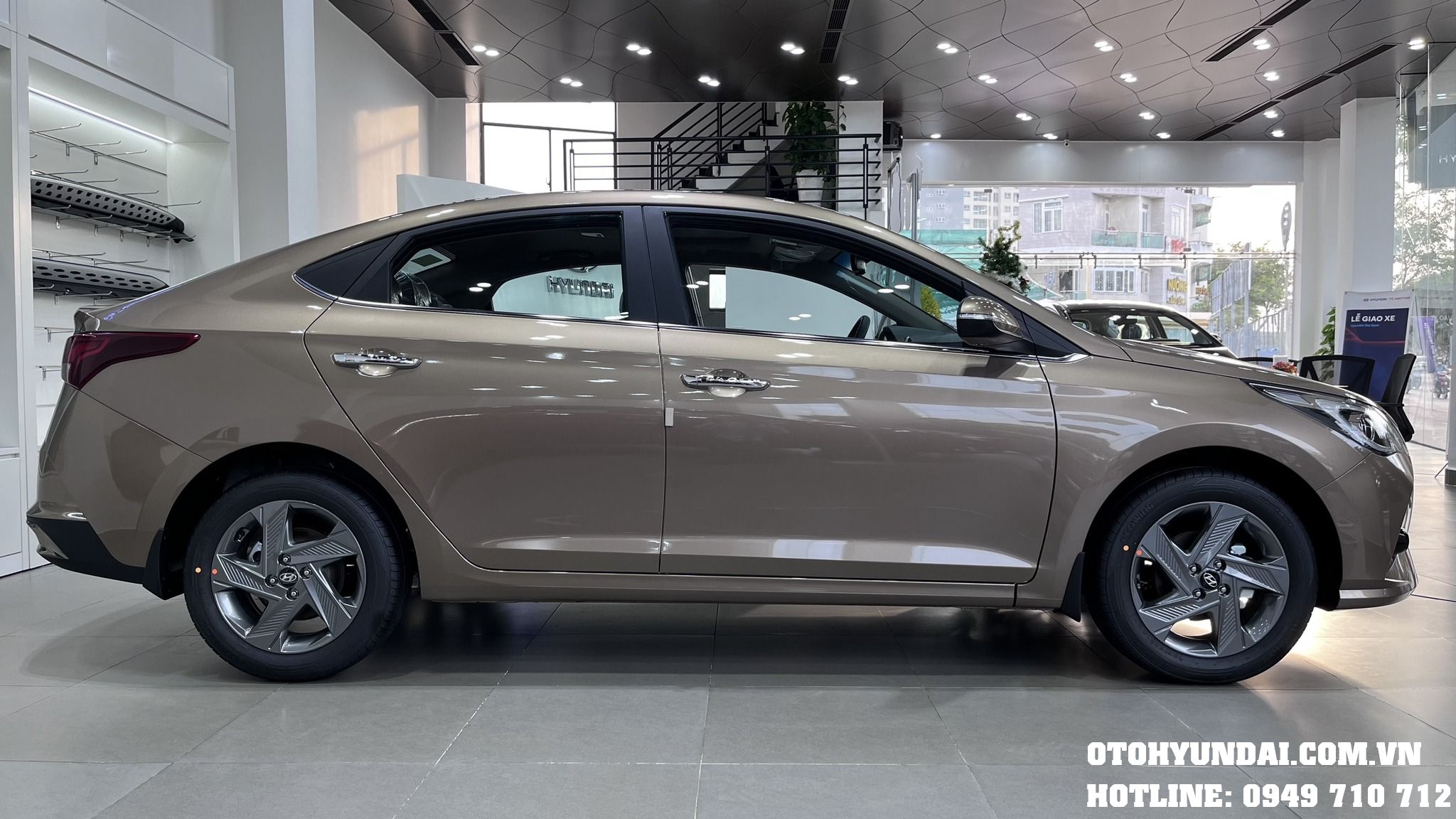 So sánh Hyundai Accent AT và Hyundai Accent MT So sánh về kích thước hai phiên bản Accent AT và Accent MT