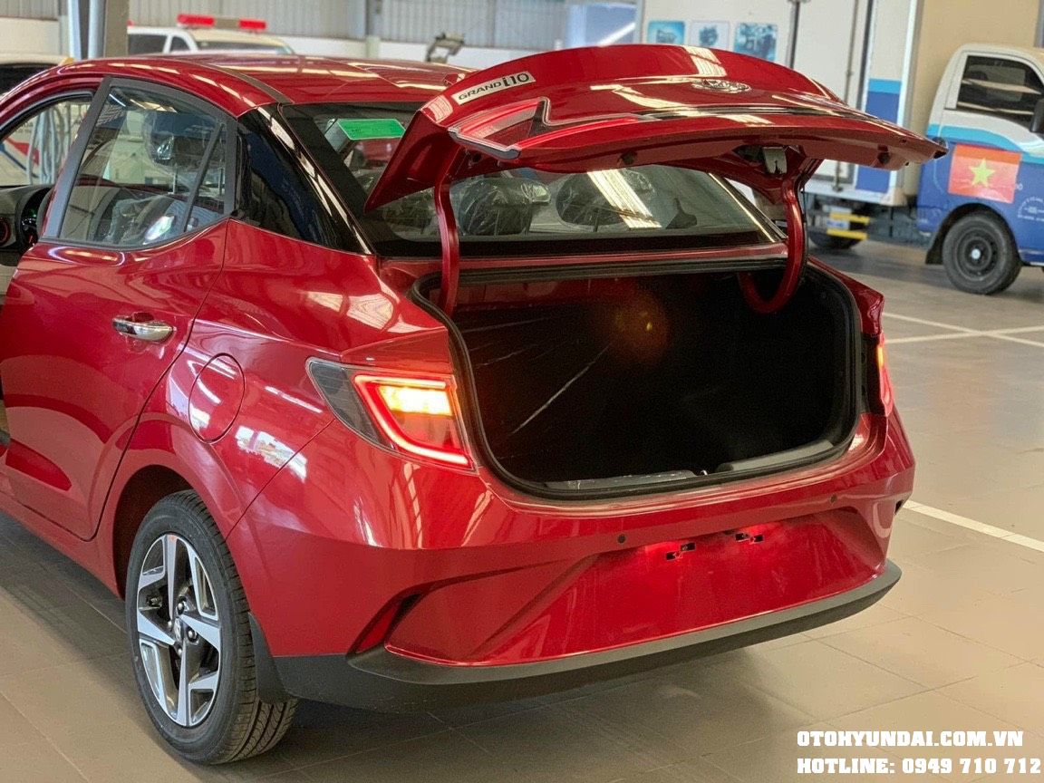 So Sánh Không gian Hyundai Grand i10 Hatchback và Sedan