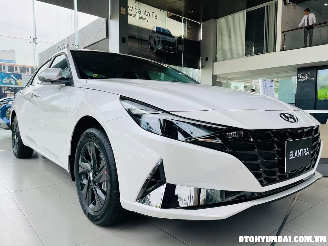 Đại lý Hyundai chính hãng tại Hồ Chí Minh xe hyundai elantra