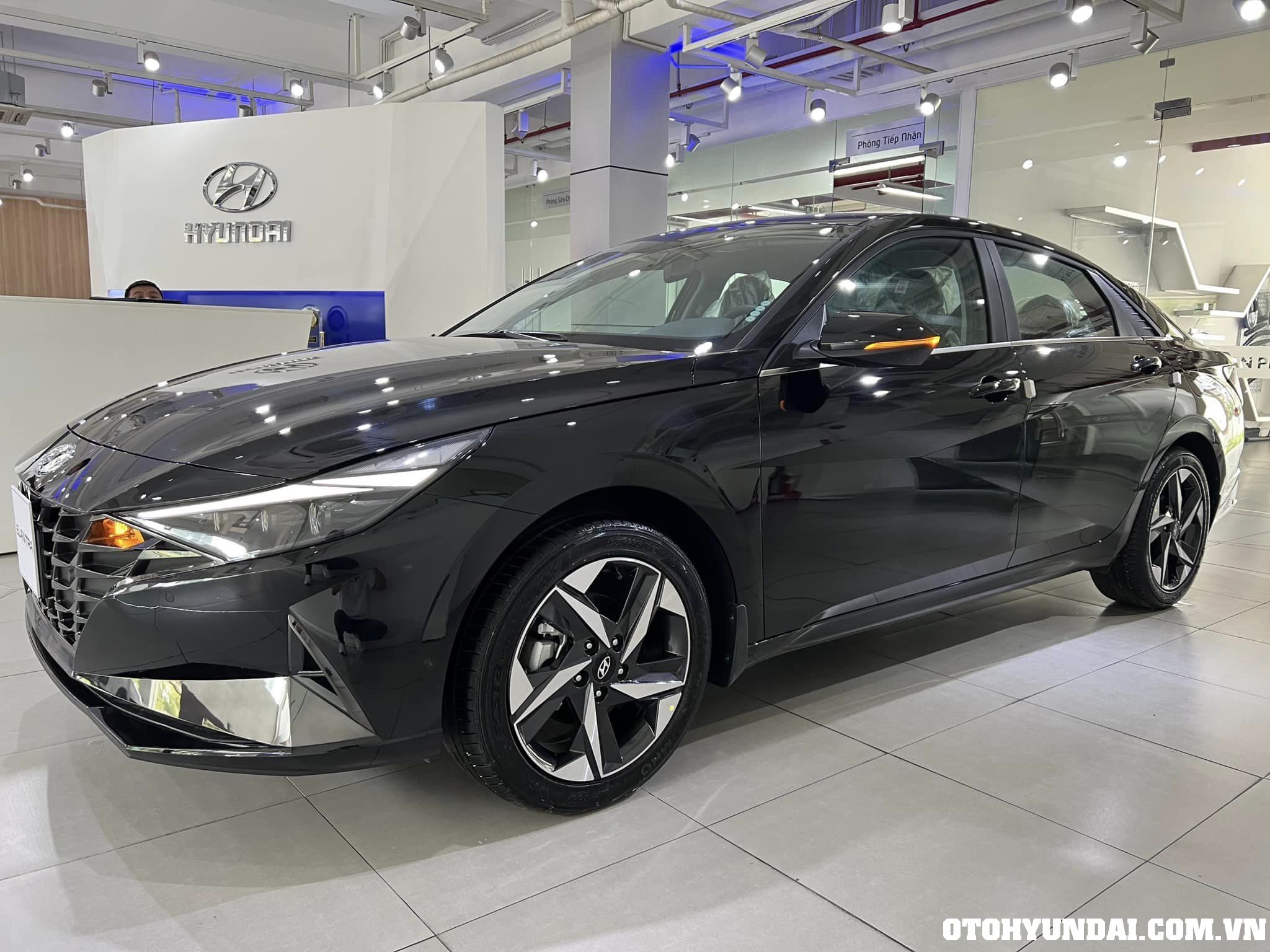 So sánh Hyundai Elantra 2.0 và Elantra N Line