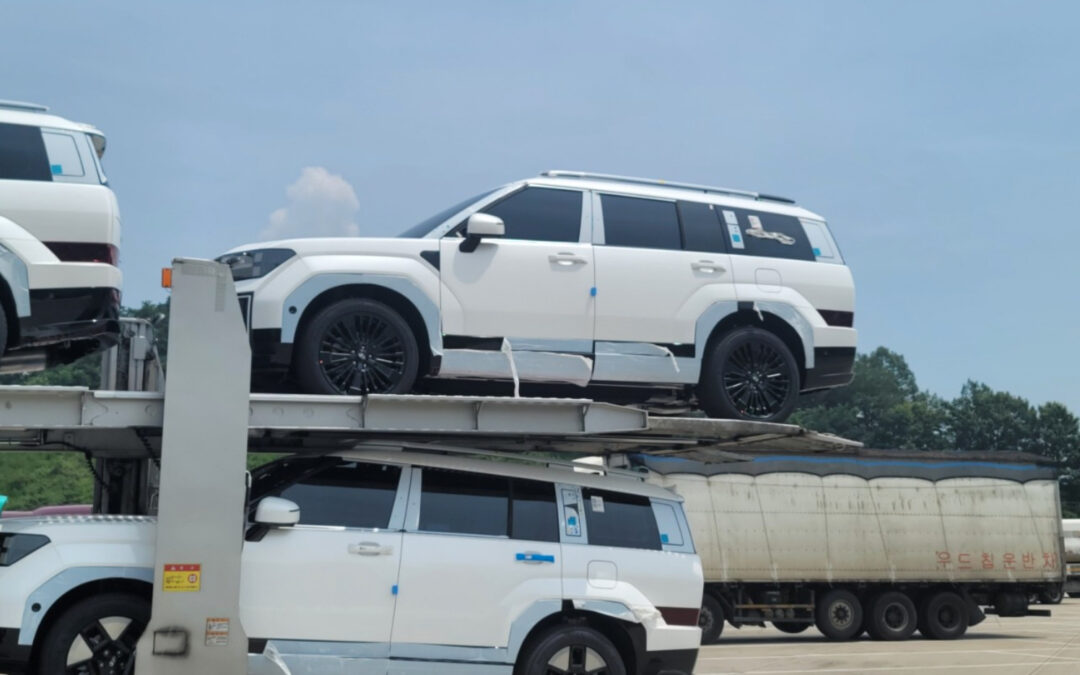 Hyundai SantaFe 2024 xuất hiện ngoài đời với thiết kế mới lạ Hyundai SantaFe 2024 | Hyundai SantaFe 2024 xuất hiện ngoài đời với thiết kế mới lạ - 6