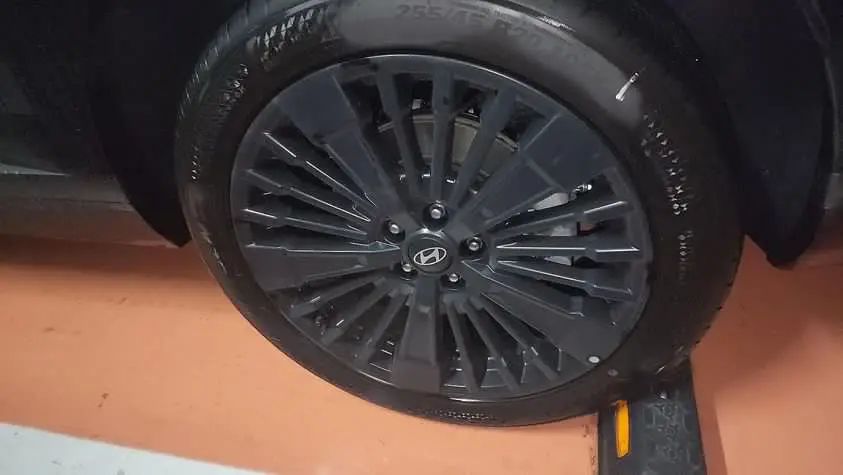 Hyundai SantaFe 2024 xuất hiện ngoài đời với thiết kế mới lạ Hyundai SantaFe 2024 | Hyundai SantaFe 2024 xuất hiện ngoài đời với thiết kế mới lạ - 14