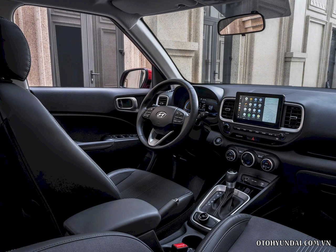 Hyundai Venue đã xác định mức giá khởi điểm từ 539 triệu đồng, với điểm đặc biệt là hàng ghế sau với độ thoải mái xuất sắc Hyundai Venue - 2