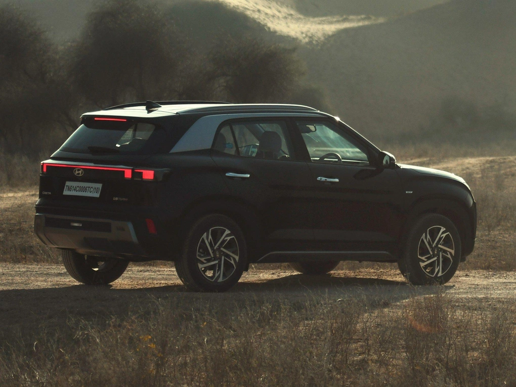 Hyundai Creta phiên bản 2024 được cập nhật với thiết kế và các tính năng mới, tăng cường sự cạnh tranh với các đối thủ trong phân khúc. Hyundai Creta phiên bản 2024 được cập nhật với thiết kế và các tính năng mới, tăng cường sự cạnh tranh với các đối thủ trong phân khúc. - 12