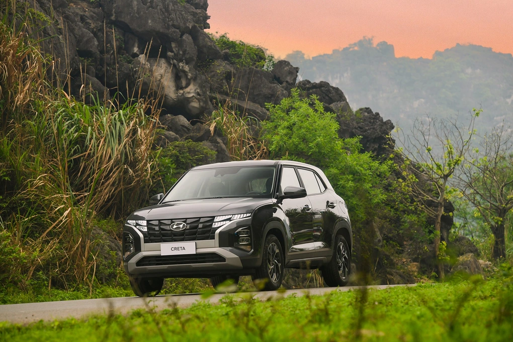 Hyundai Creta phiên bản 2024 được cập nhật với thiết kế và các tính năng mới, tăng cường sự cạnh tranh với các đối thủ trong phân khúc. Hyundai Creta phiên bản 2024 được cập nhật với thiết kế và các tính năng mới, tăng cường sự cạnh tranh với các đối thủ trong phân khúc. - 13