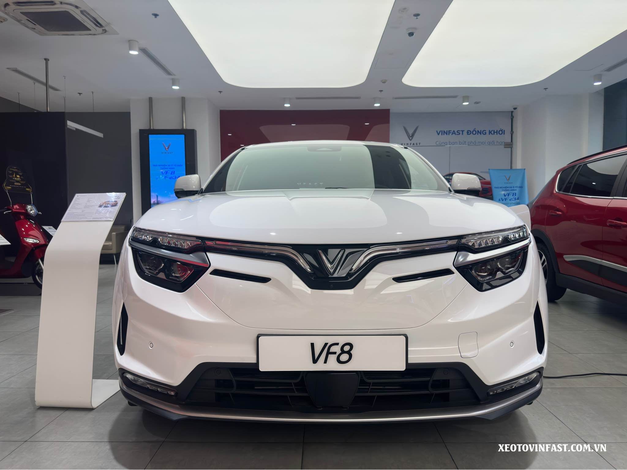VinFast VF 8 | VinFast VF 8 đánh dấu sự xuất hiện của chiếc crossover hạng D chạy hoàn toàn bằng điện đầu tiên trên thị trường xe hơi Việt Nam.