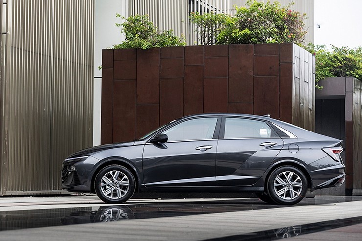 Hyundai Accent 2024 sắp ra mắt tại Việt Nam rò rỉ giá bán từ 499 triệu đồng Hyundai Accent 2024 sap ra mat tai Viet Nam ro ri gia ban tu 499 trieu dong 4 1716552721 408 width740height493